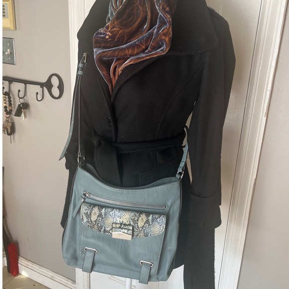 Simply Vera Vera Wang Handbags - Simply Vera Vera Wang Crossbody Bag Blue Gray Snake Print Leather Purse